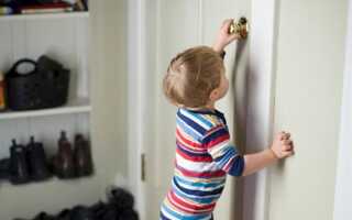 Как открыть замок межкомнатной двери без ключа: способы и средства