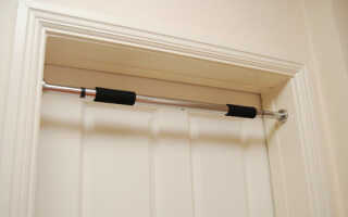 Как сделать и установить дверной турник своими руками: пошаговая инструкция