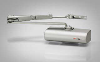 Как выбрать дверной доводчик: виды и характеристики