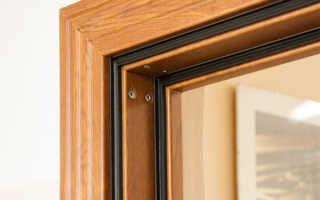 Способы утепления входной деревянной двери в частном доме