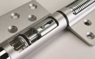 Как установить пружинные петли на дверь: особенности монтажа