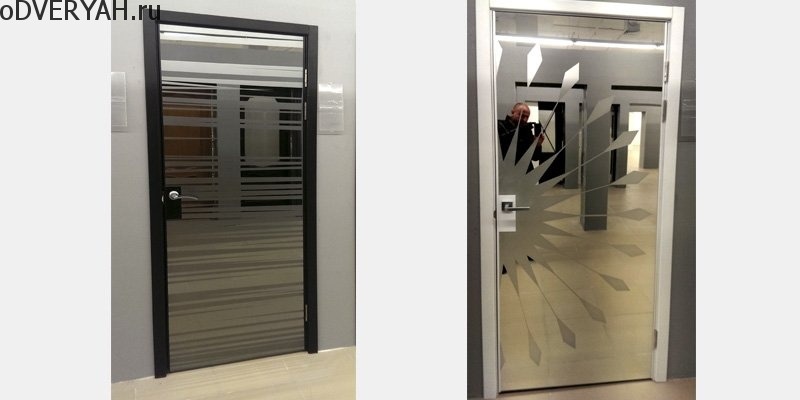 дверь с зеркалом