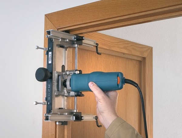 Врезка петель фрезером