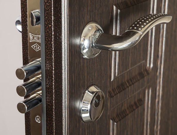 Замок входной двери