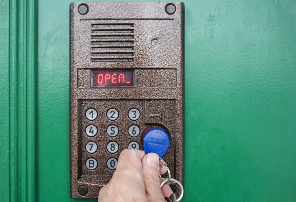 электронный замок