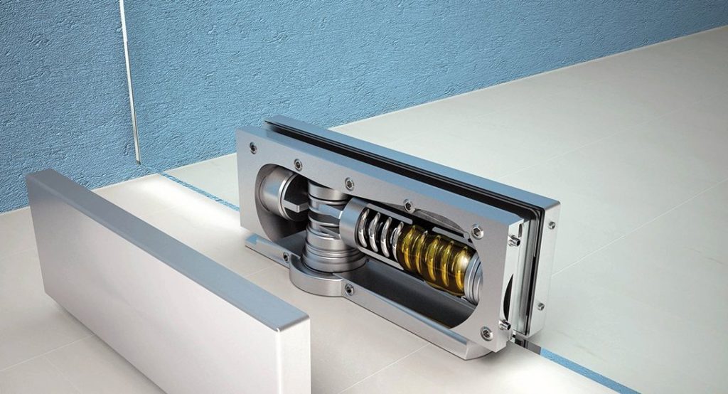 Как для стеклянных дверей подобрать и установить напольный доводчик